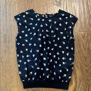 Agnes B. Black and White Patterned‎ Blouse